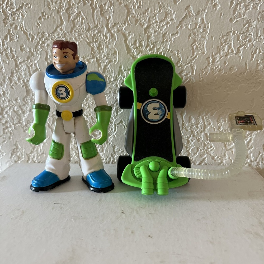 EUC Fisher Price PLANET HEROES Action Figure Earth ACE #3 Skateboard Mattel 2006